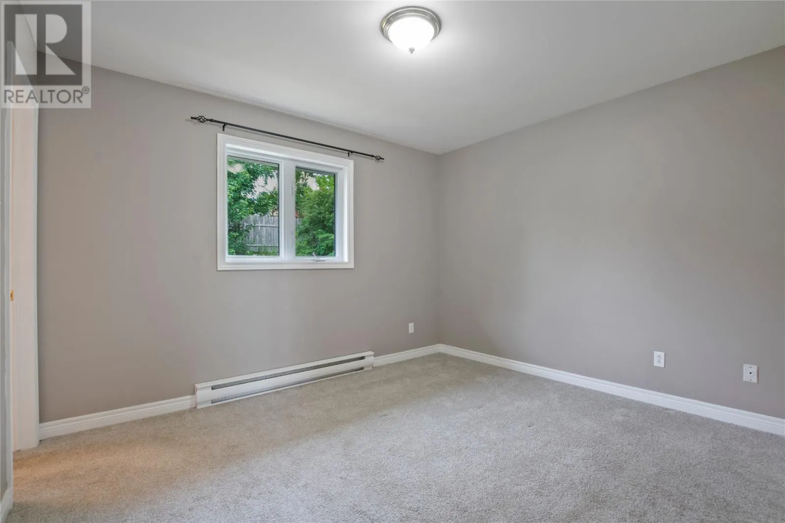 23 Sweetenwater Crescent