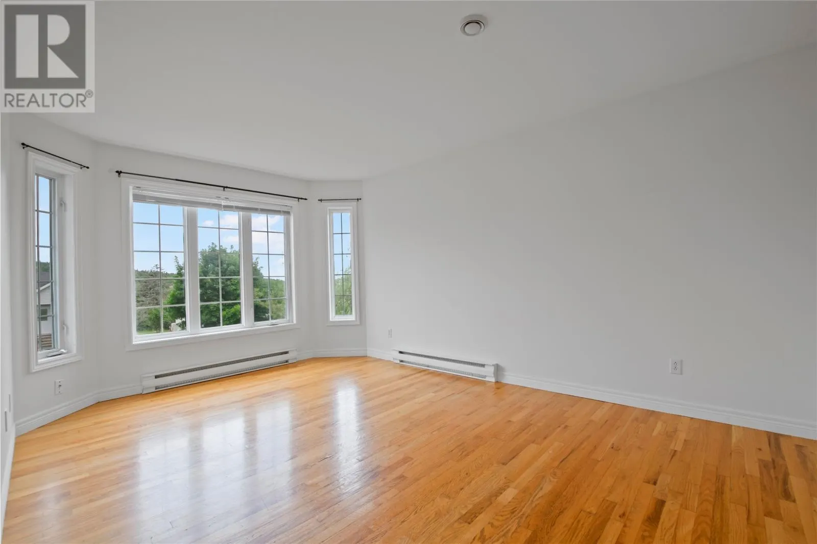 23 Sweetenwater Crescent