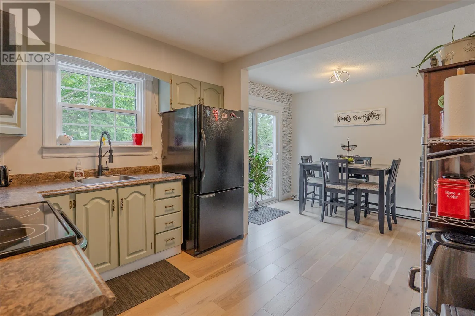 6 Tweedsmuir Place