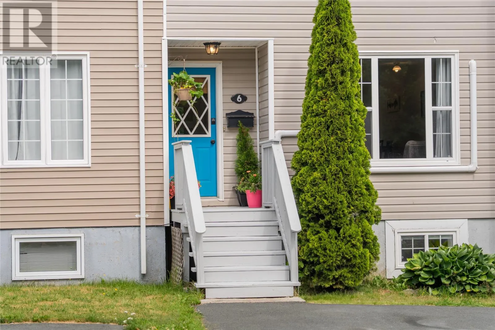 6 Tweedsmuir Place