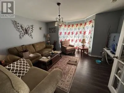 28 Earles Lane