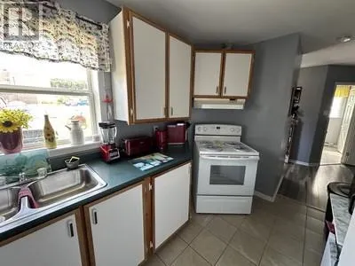 28 Earles Lane