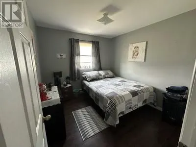 28 Earles Lane