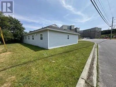 28 Earles Lane