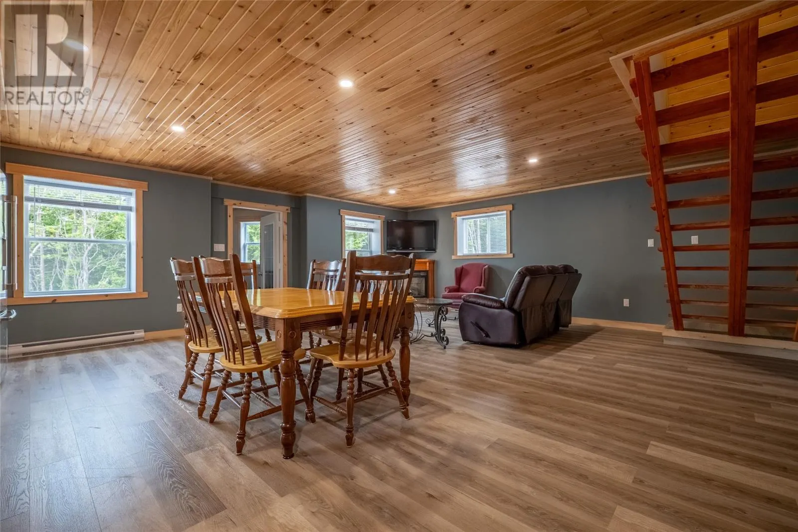 1 Greenwood Drive