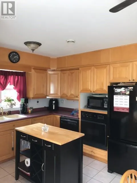 2 Barrows Road