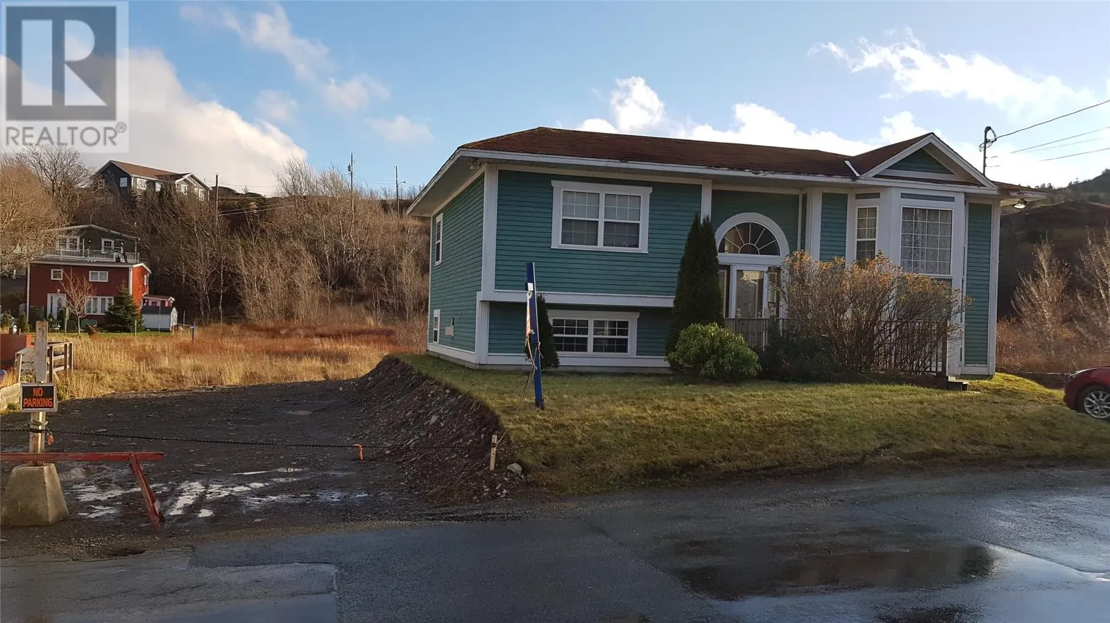 2 Barrows Road