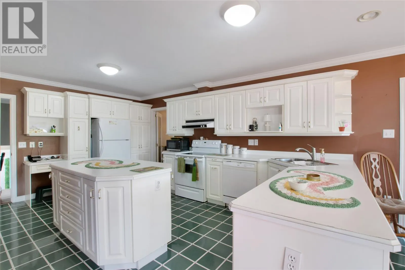 10 Yellowknife Street
