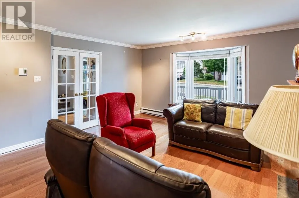 43 Stirling Crescent