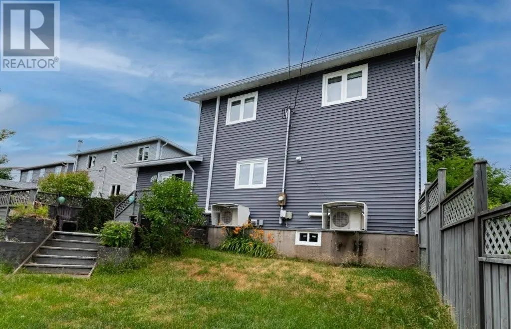 43 Stirling Crescent