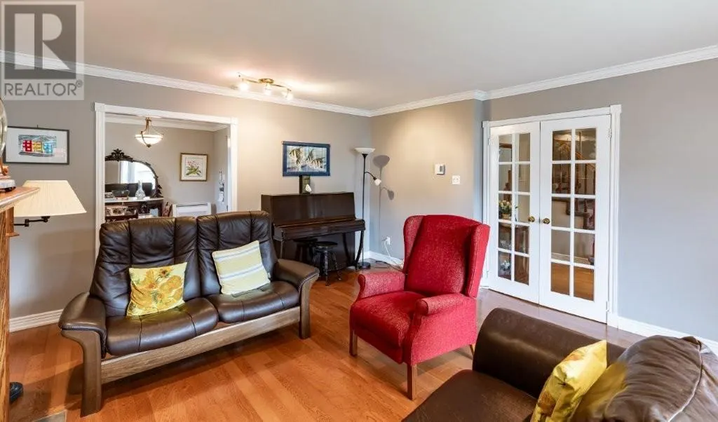 43 Stirling Crescent
