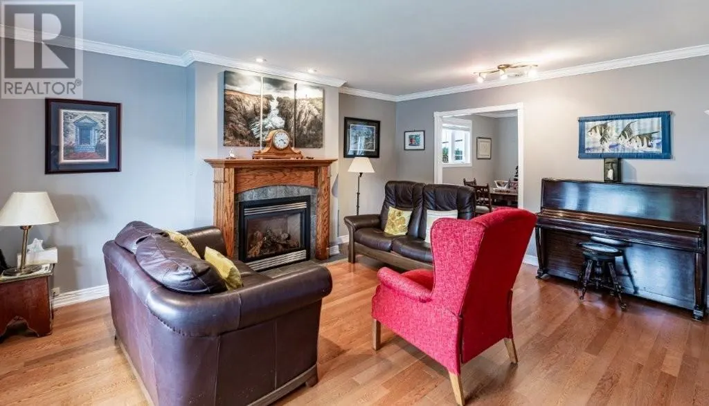 43 Stirling Crescent