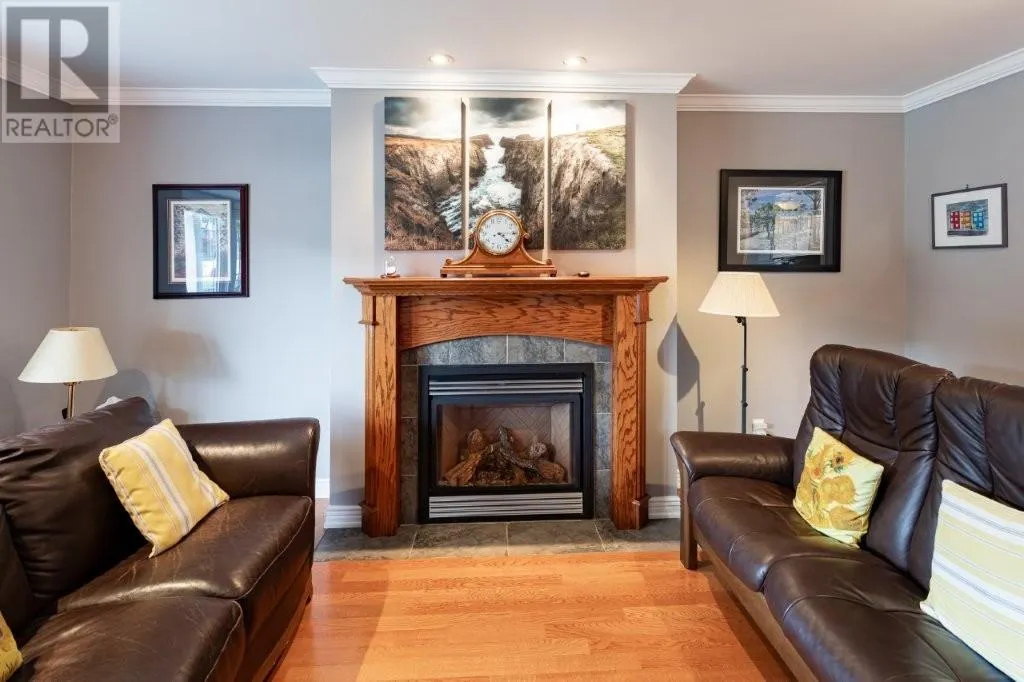43 Stirling Crescent