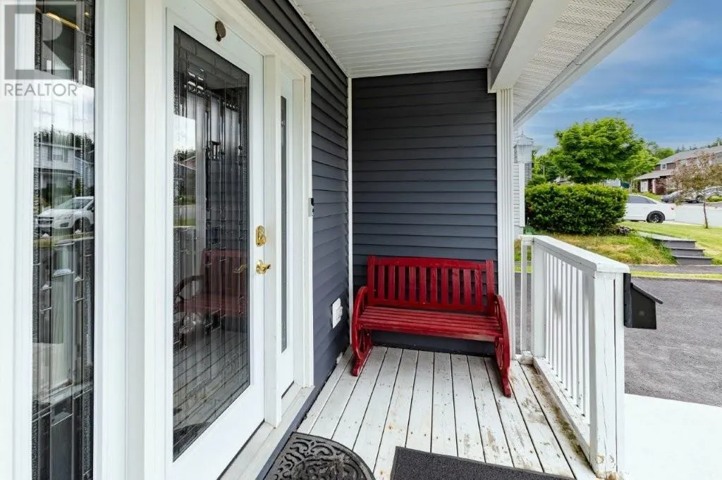 43 Stirling Crescent