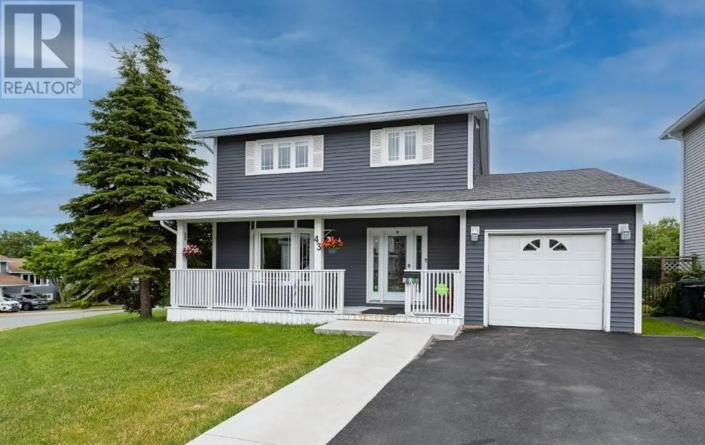 43 Stirling Crescent