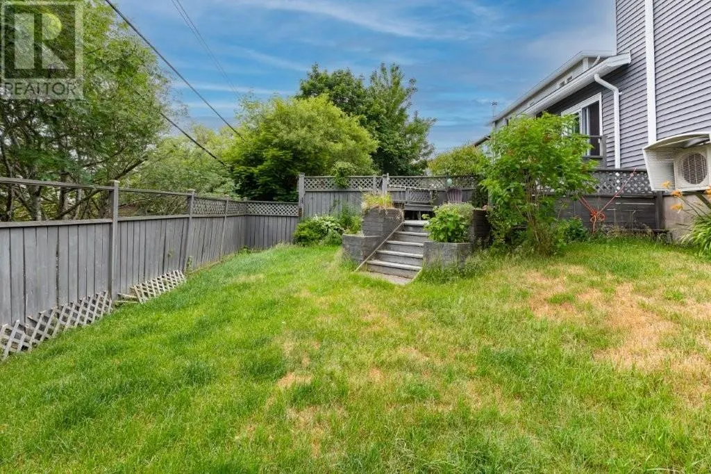 43 Stirling Crescent