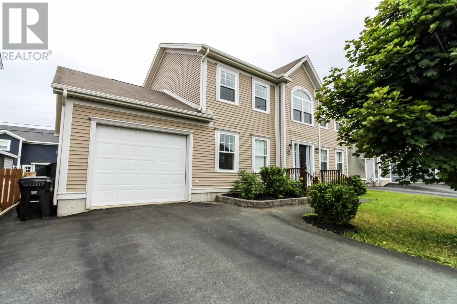 21 OAKLEY Place