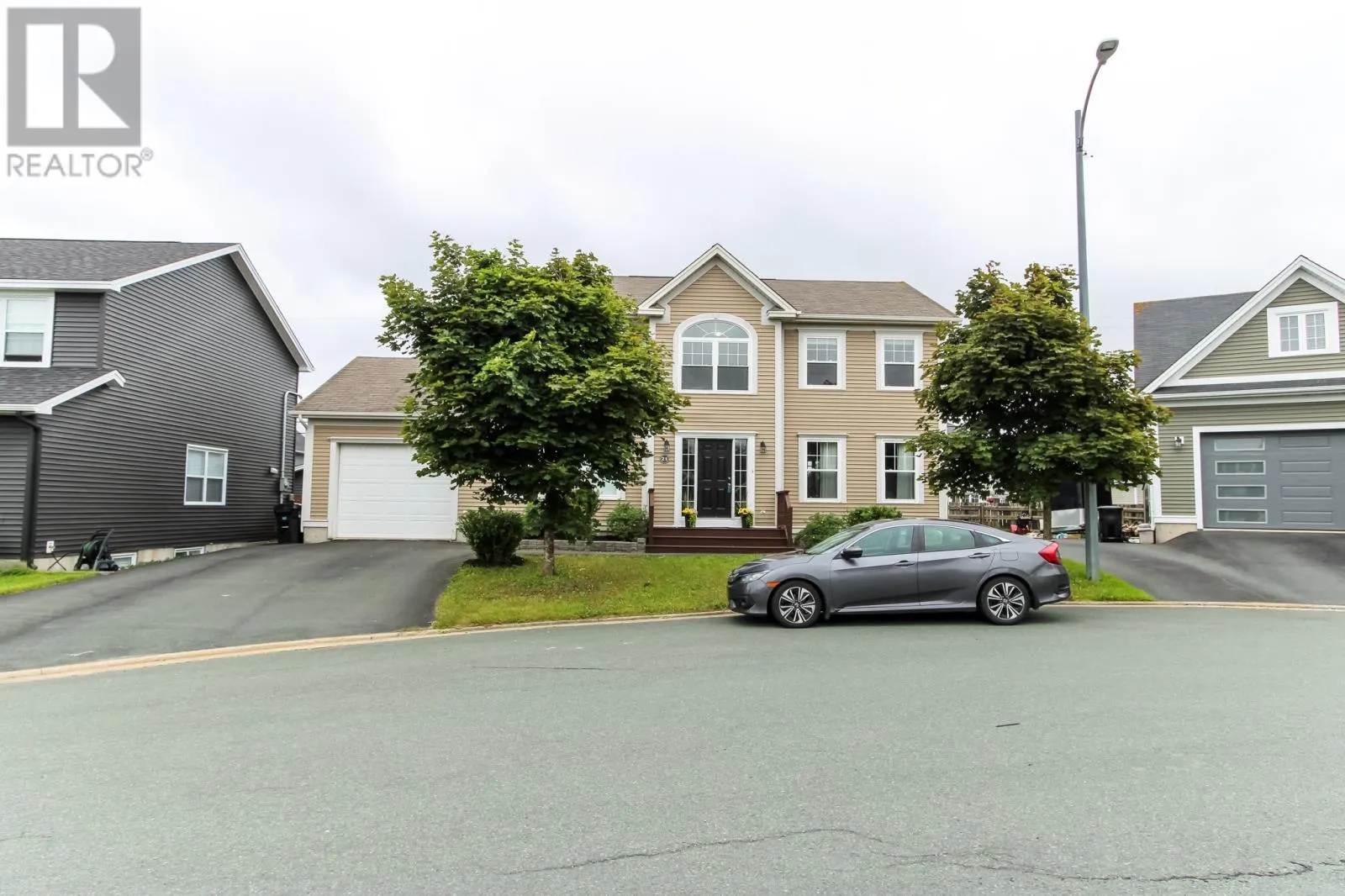 21 OAKLEY Place