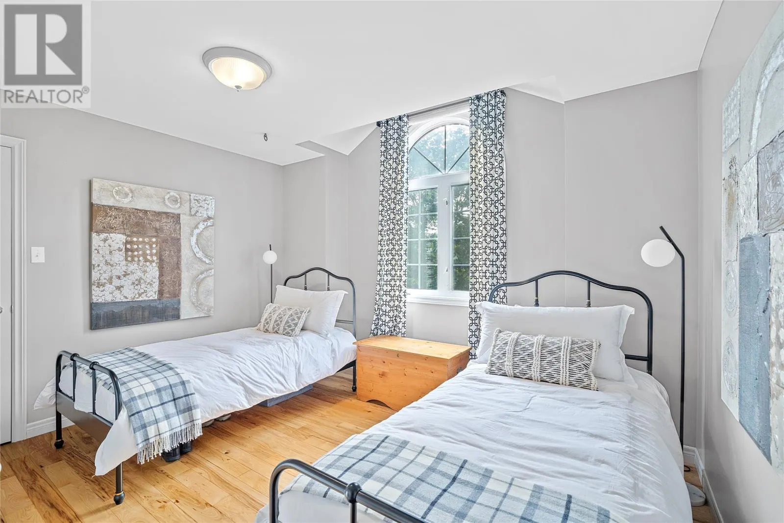 33 Mountbatten Drive