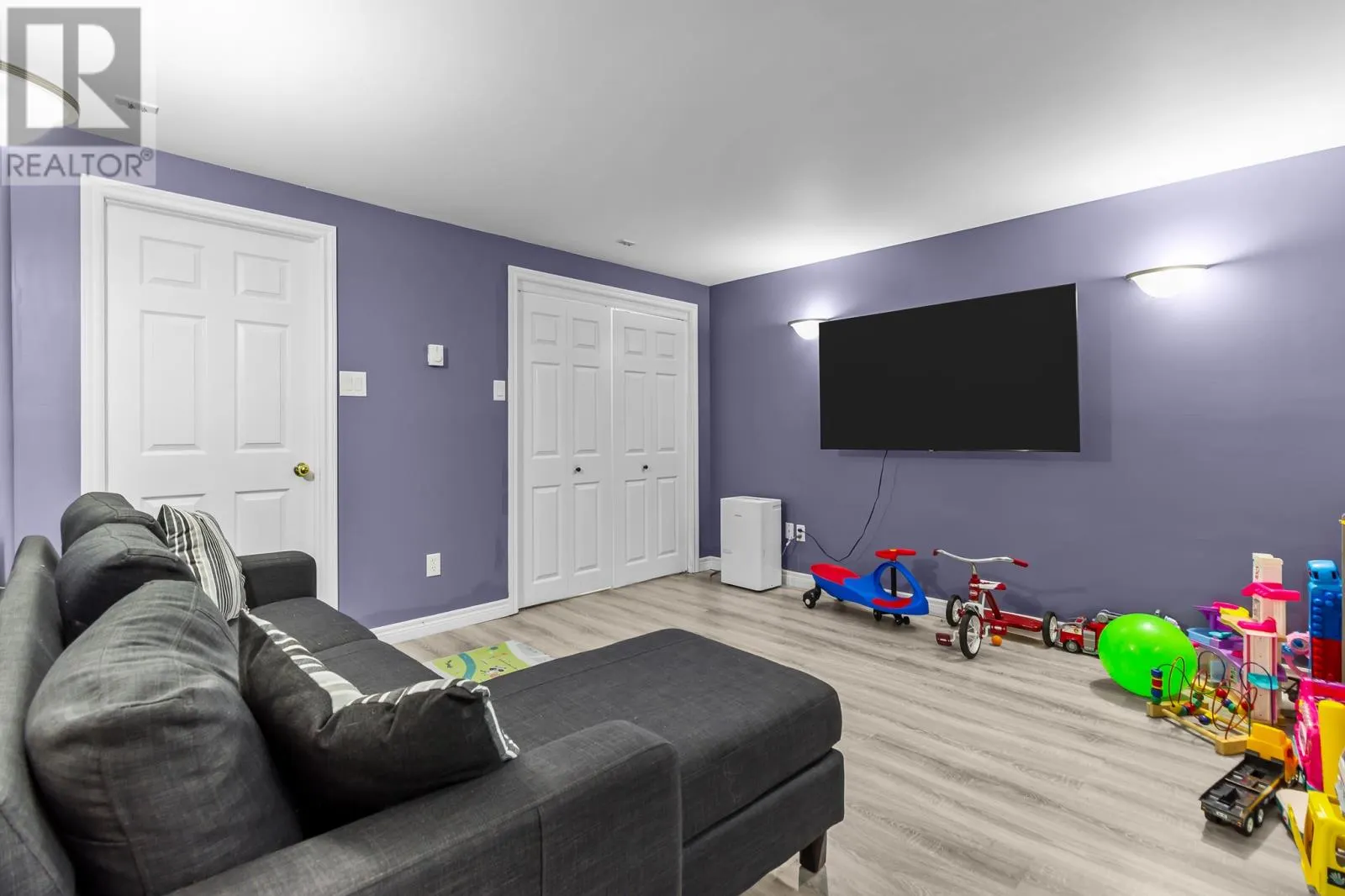 6 Grandy Crescent