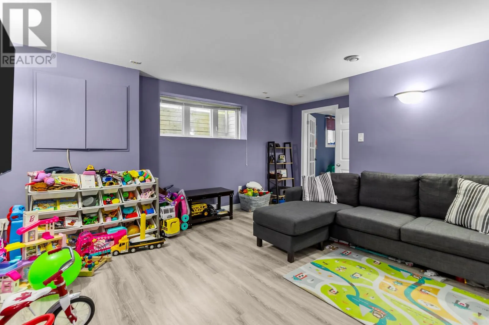 6 Grandy Crescent