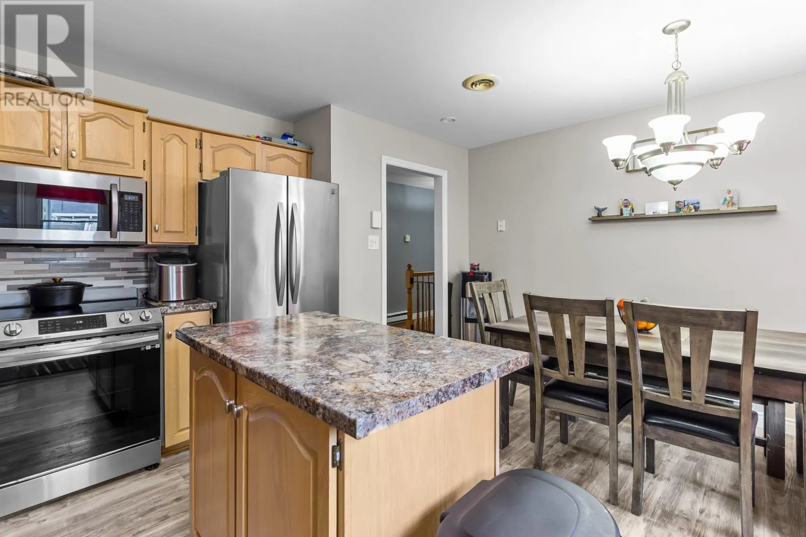 6 Grandy Crescent