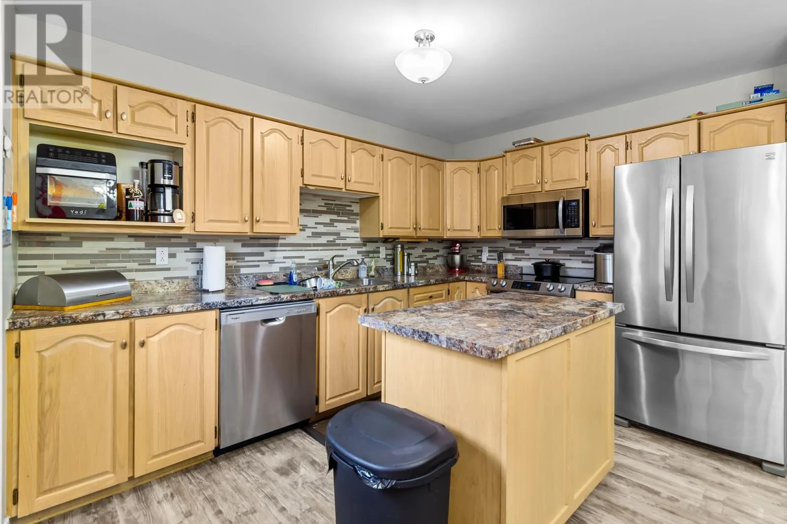 6 Grandy Crescent