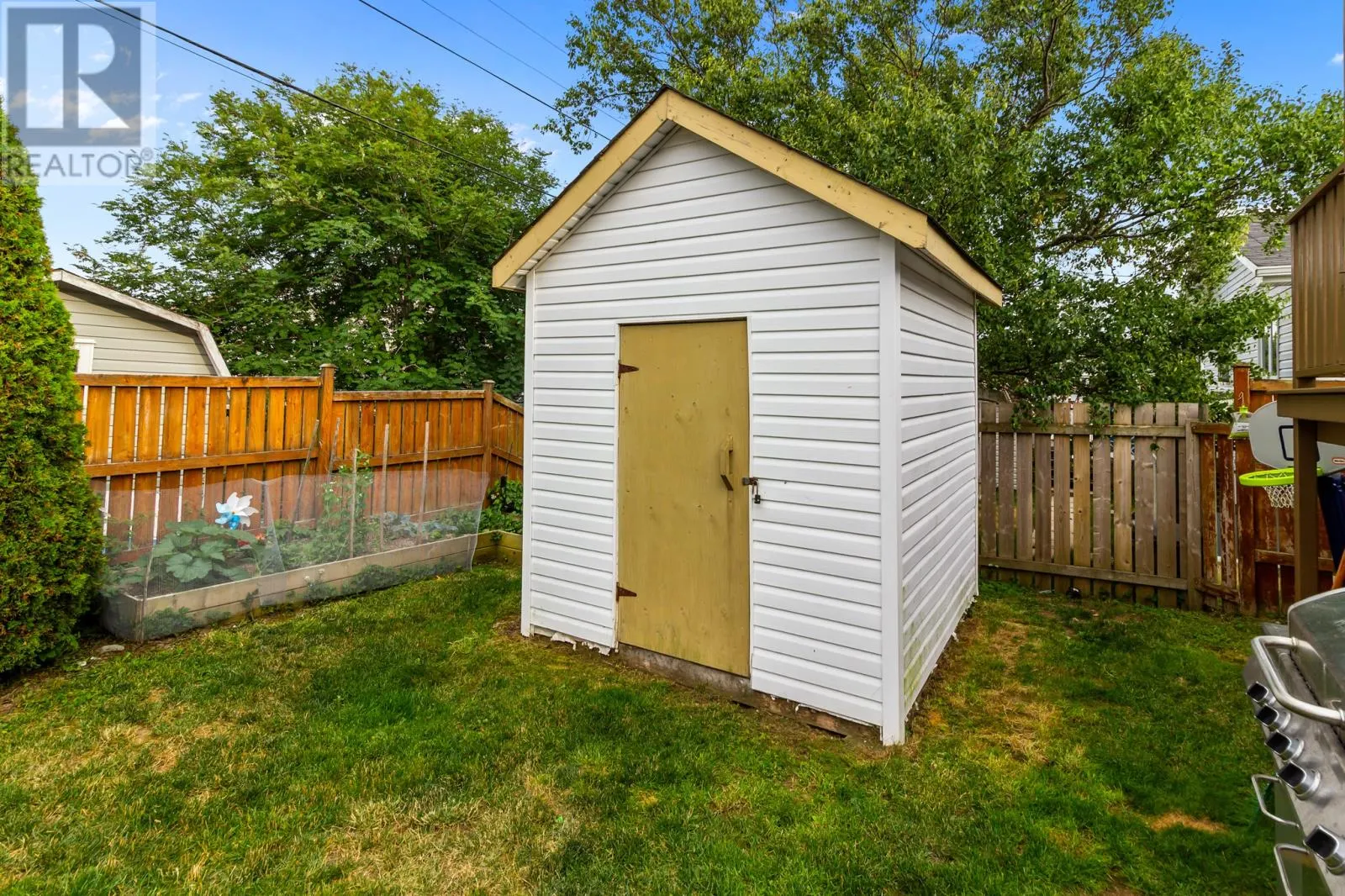 6 Grandy Crescent