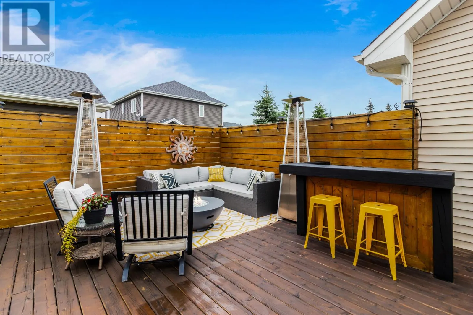 20 Edgewater Lane