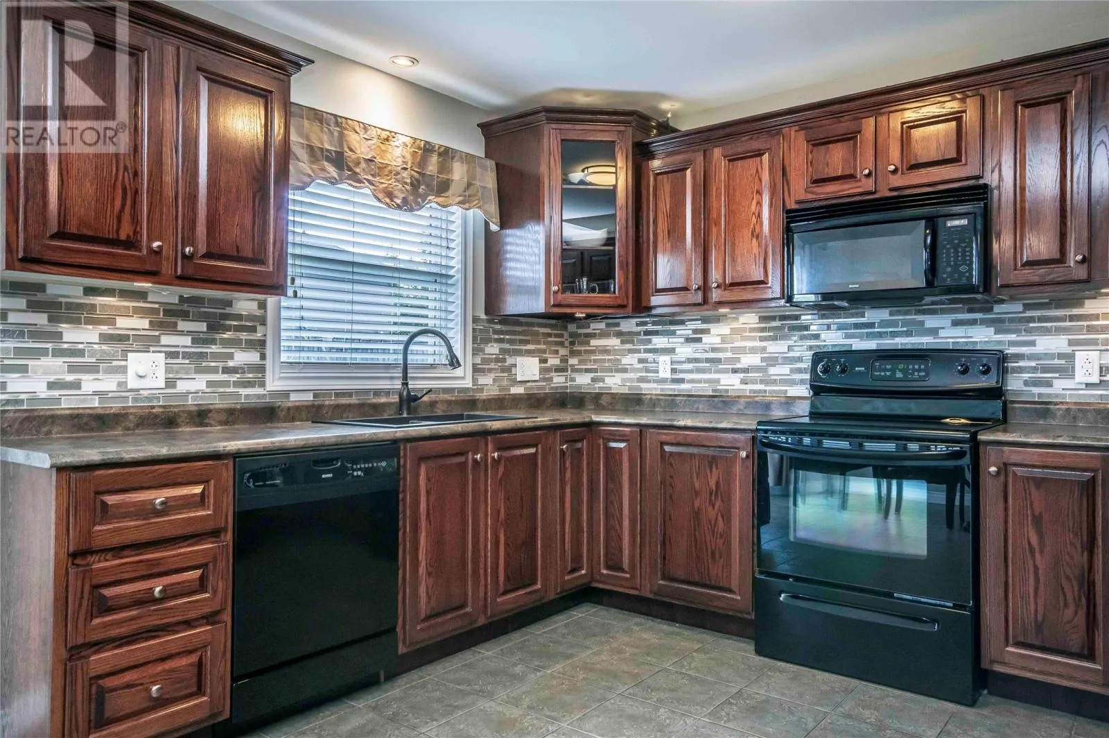 3 Eagle River Drive