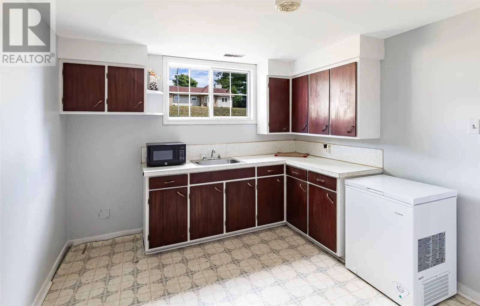 143 Logy Bay Road