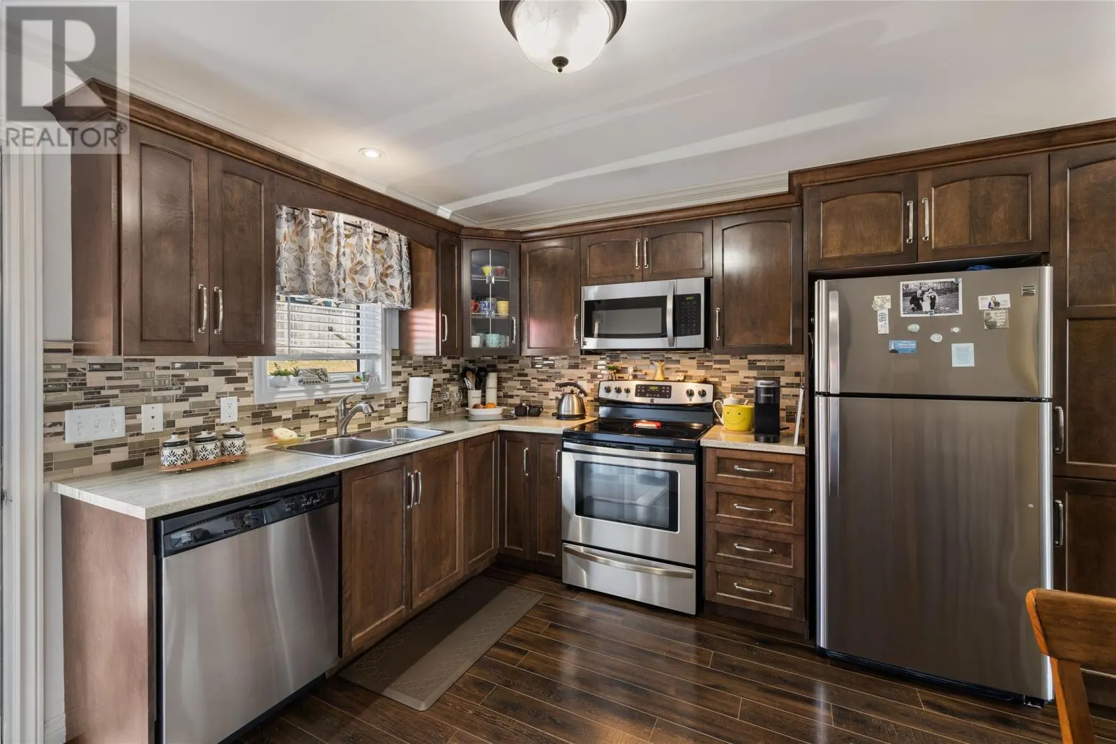 25 Michaelangelo Place