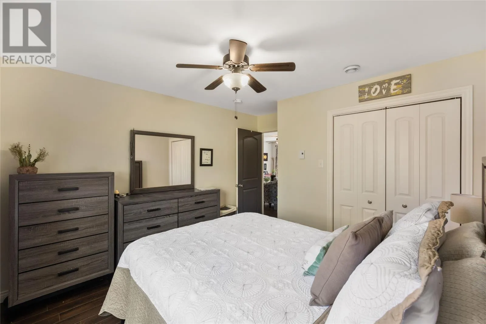 25 Michaelangelo Place