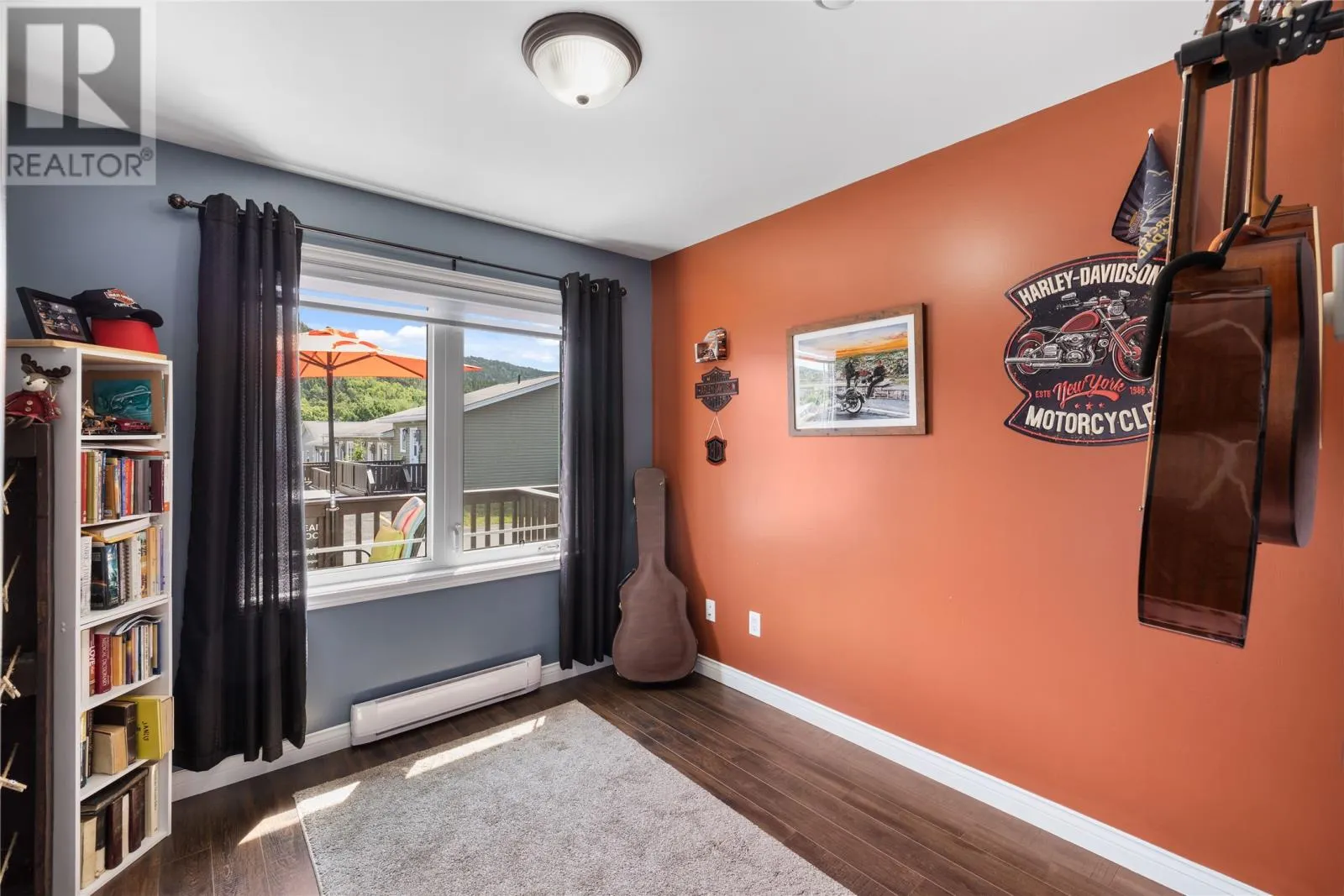 25 Michaelangelo Place