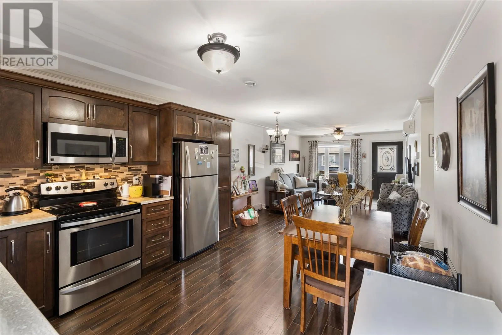 25 Michaelangelo Place