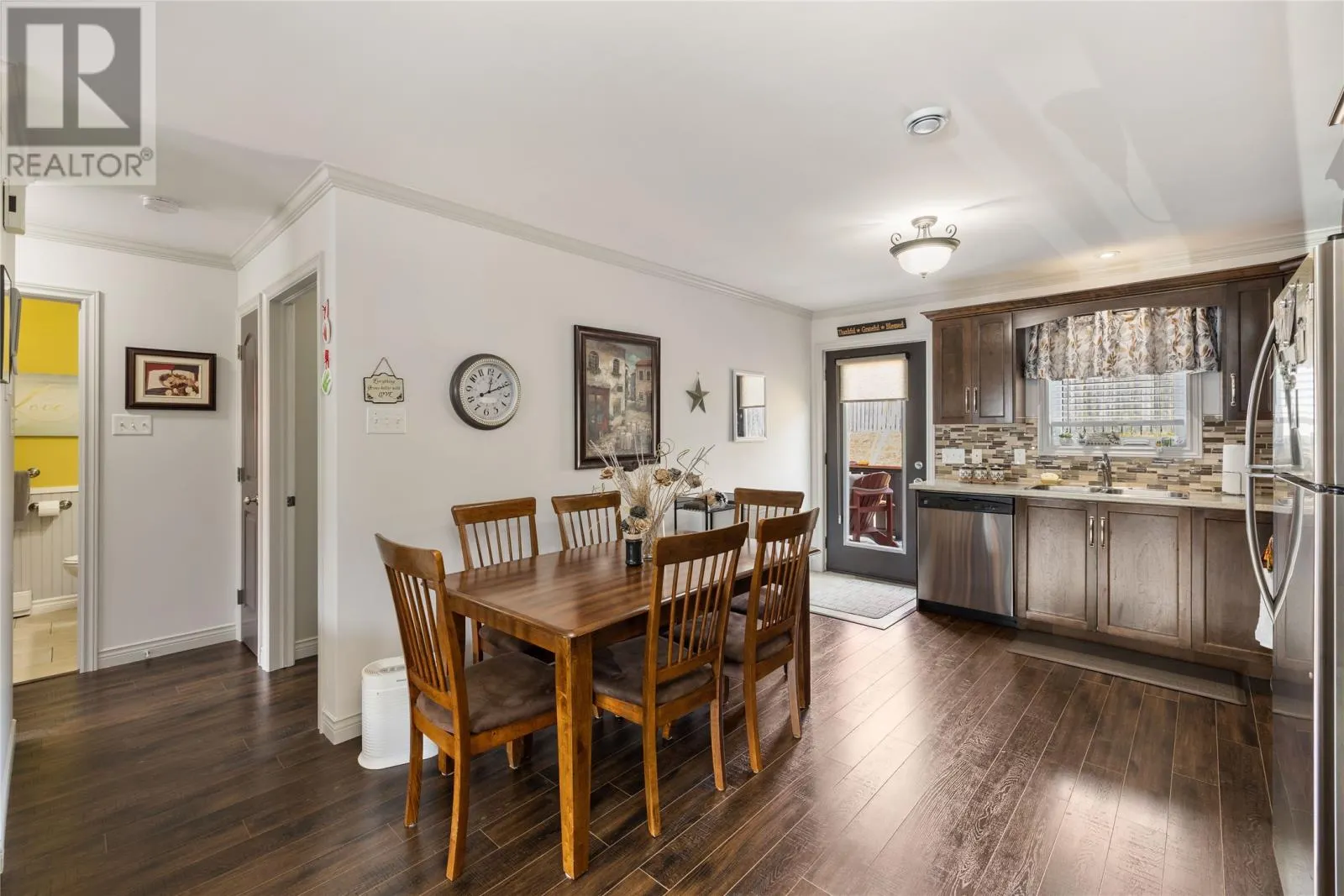 25 Michaelangelo Place