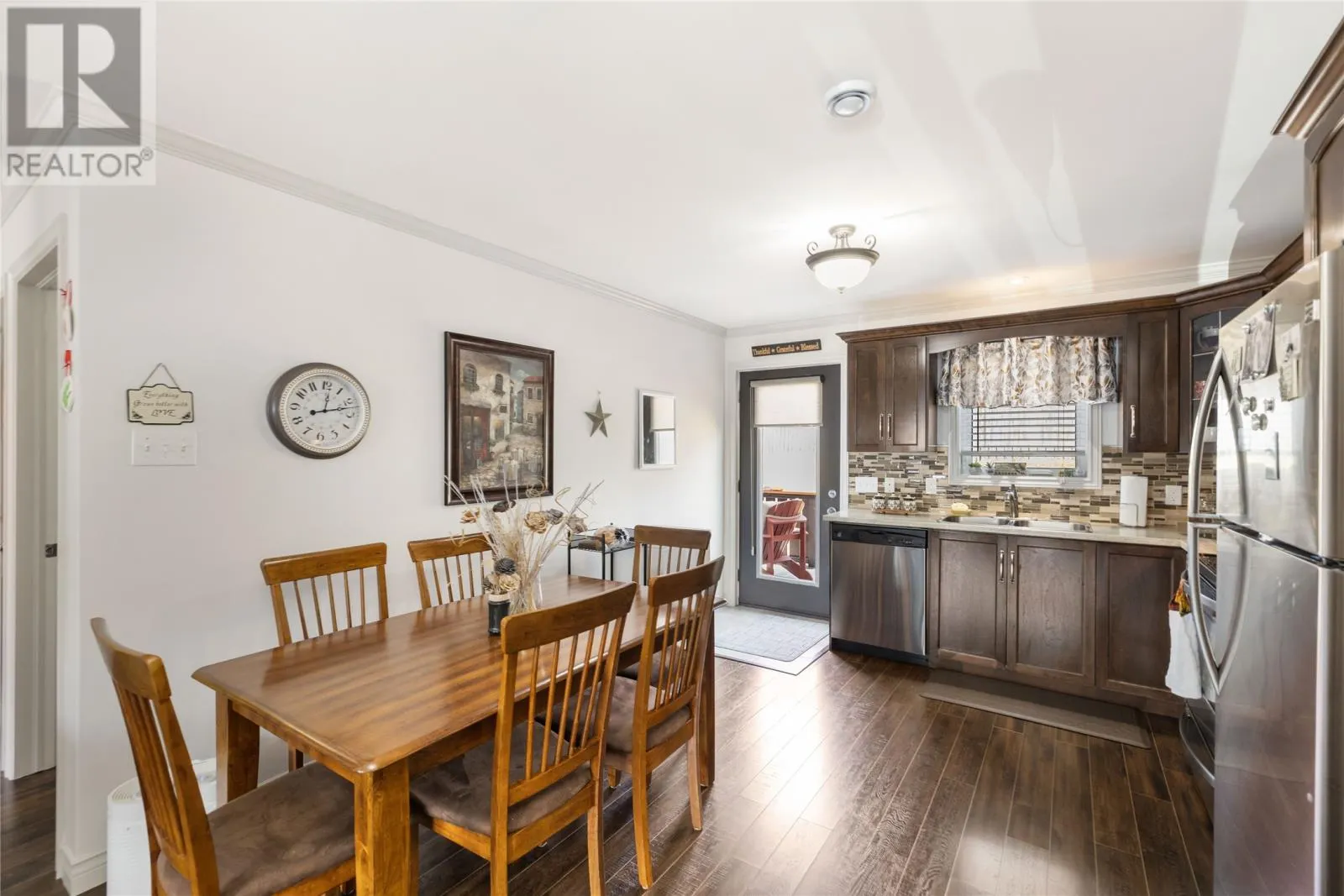 25 Michaelangelo Place