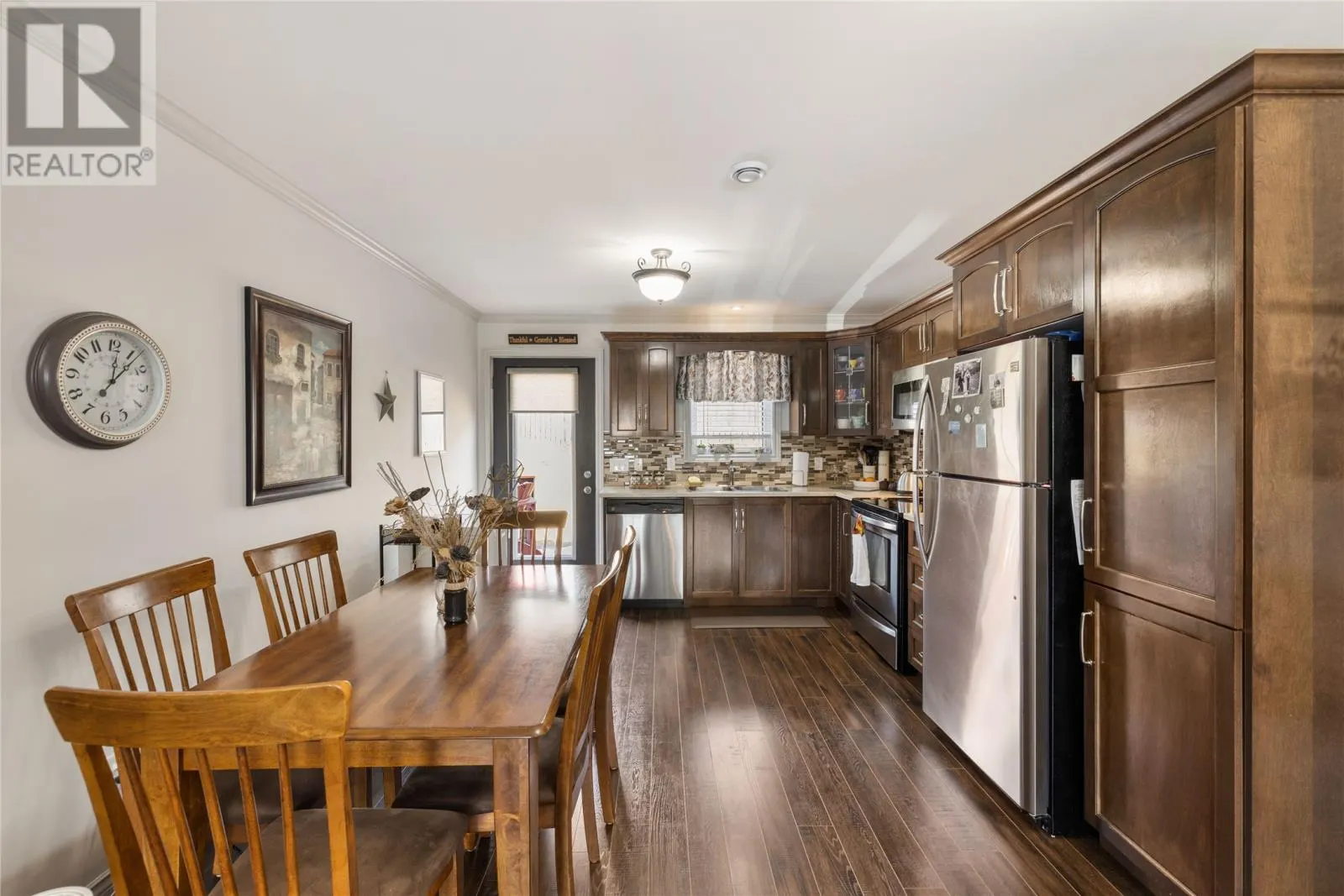 25 Michaelangelo Place