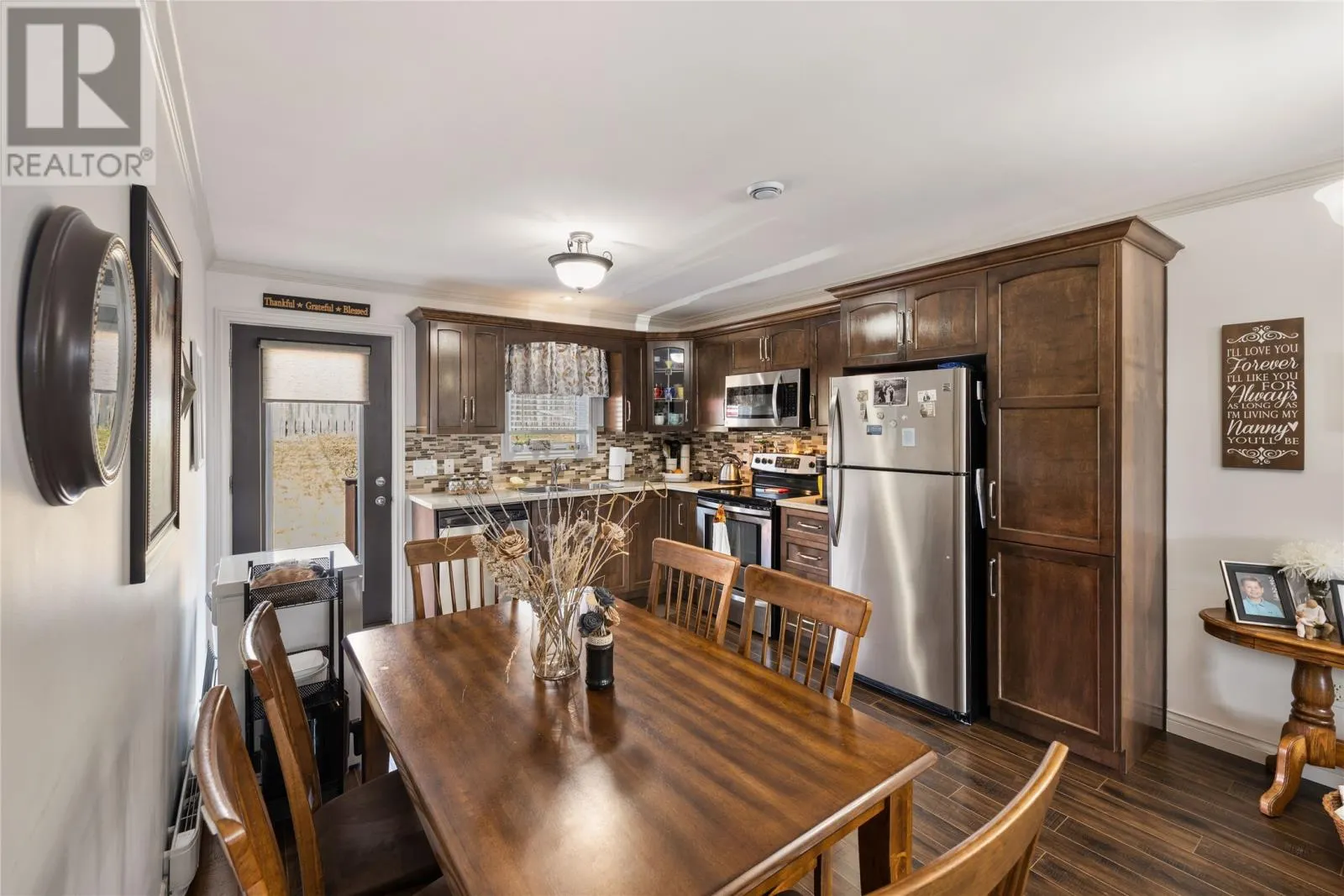25 Michaelangelo Place