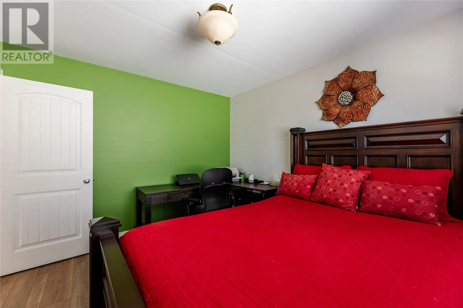 4 Ivydale Place