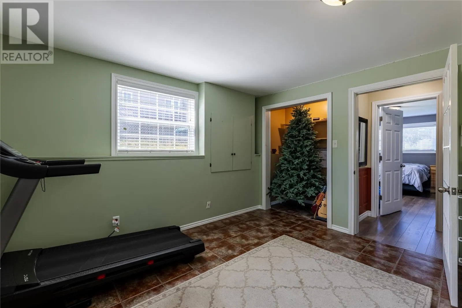 4 Ivydale Place