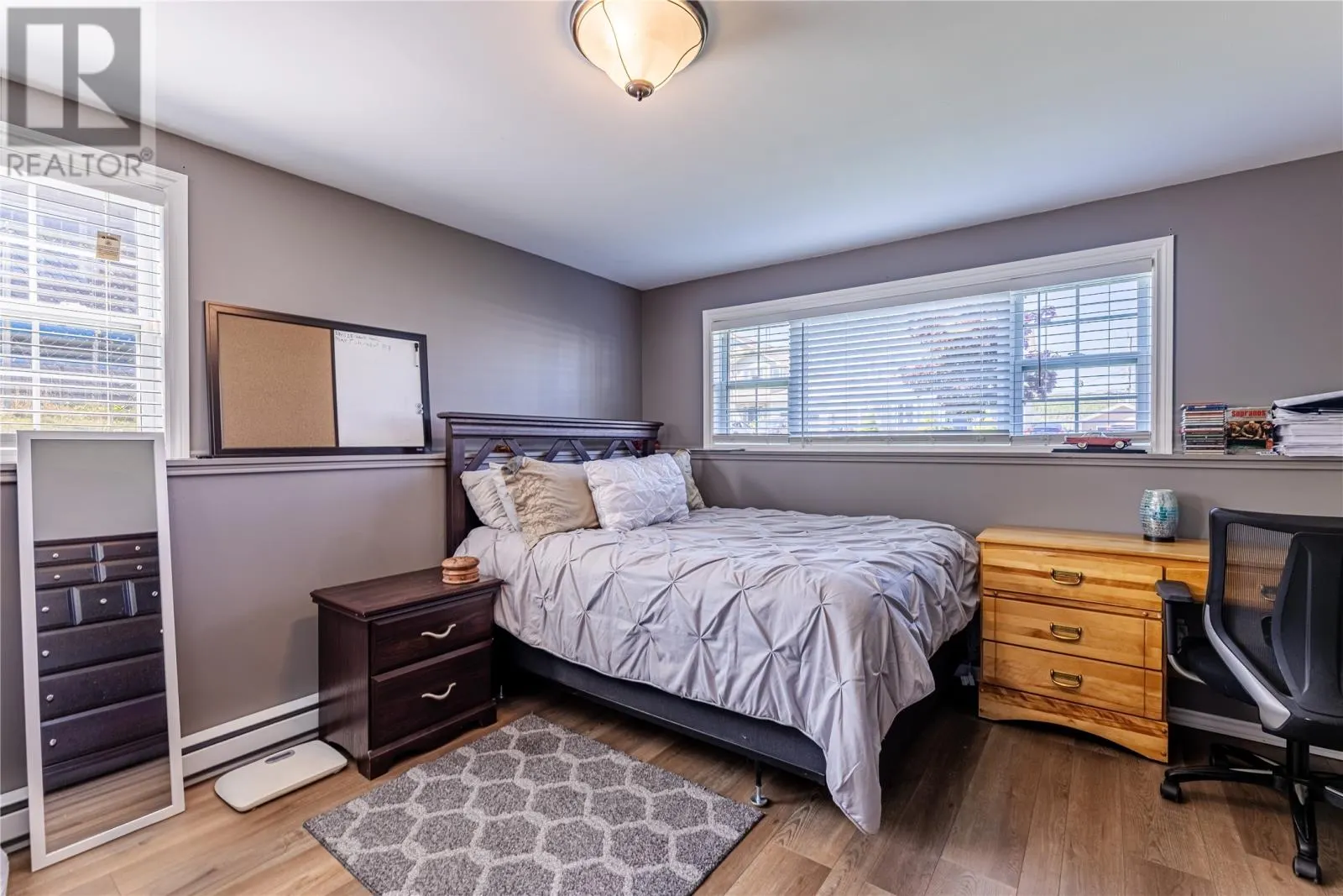 4 Ivydale Place