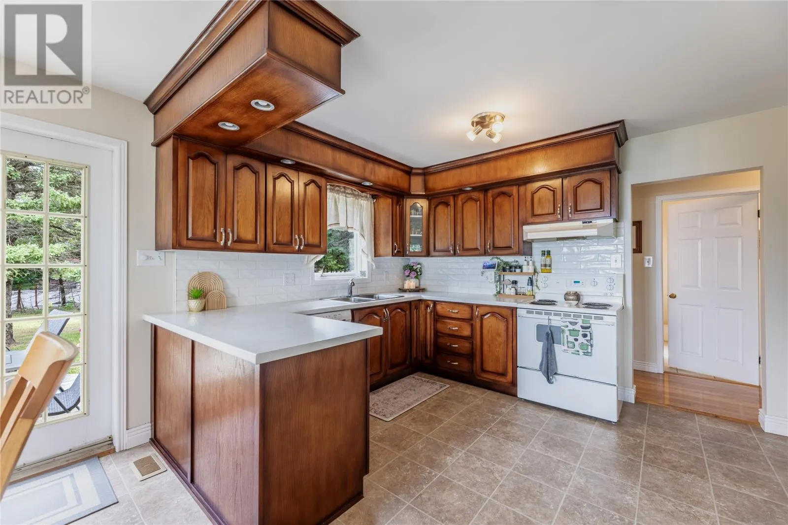 42-46 Indian Pond Drive