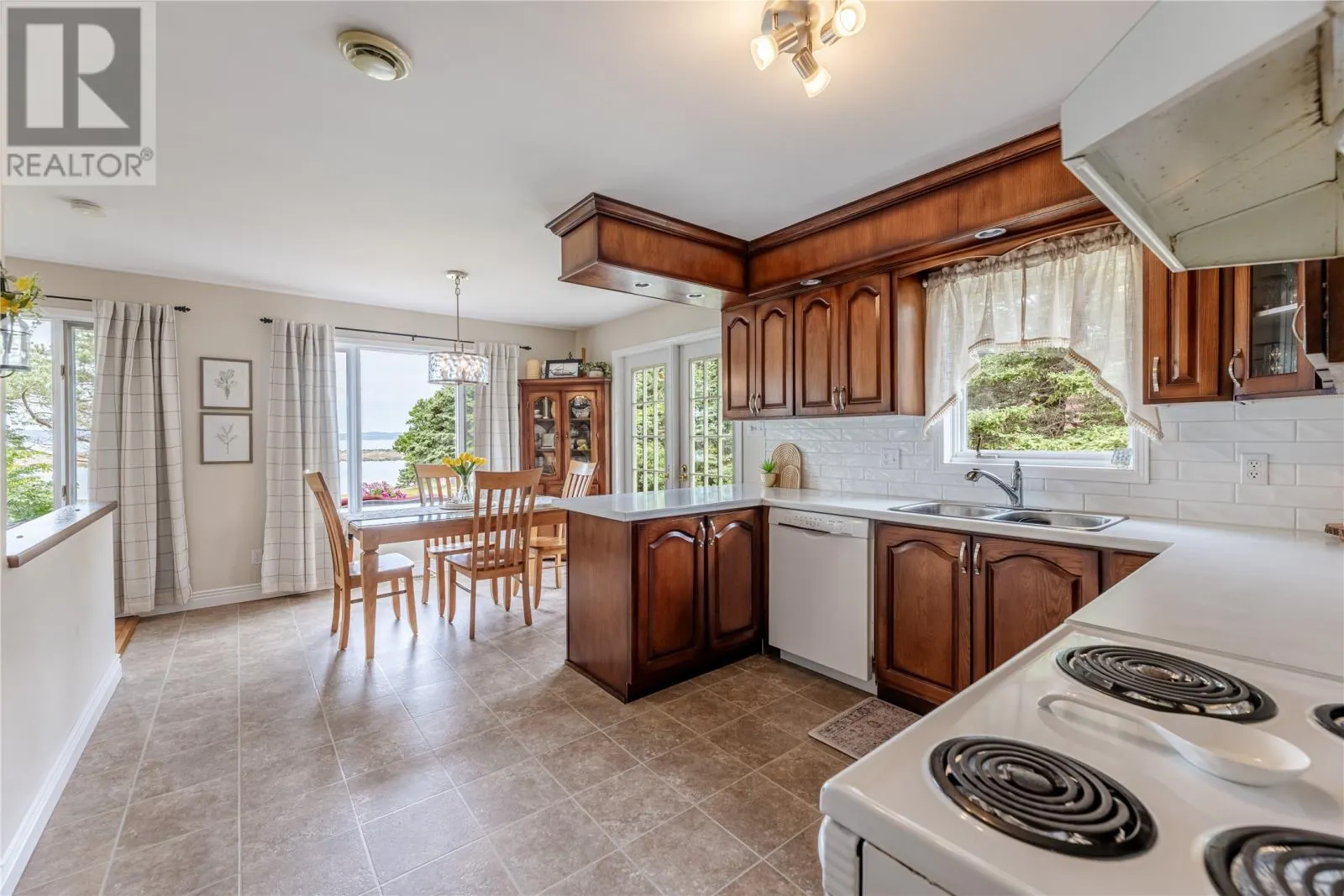 42-46 Indian Pond Drive