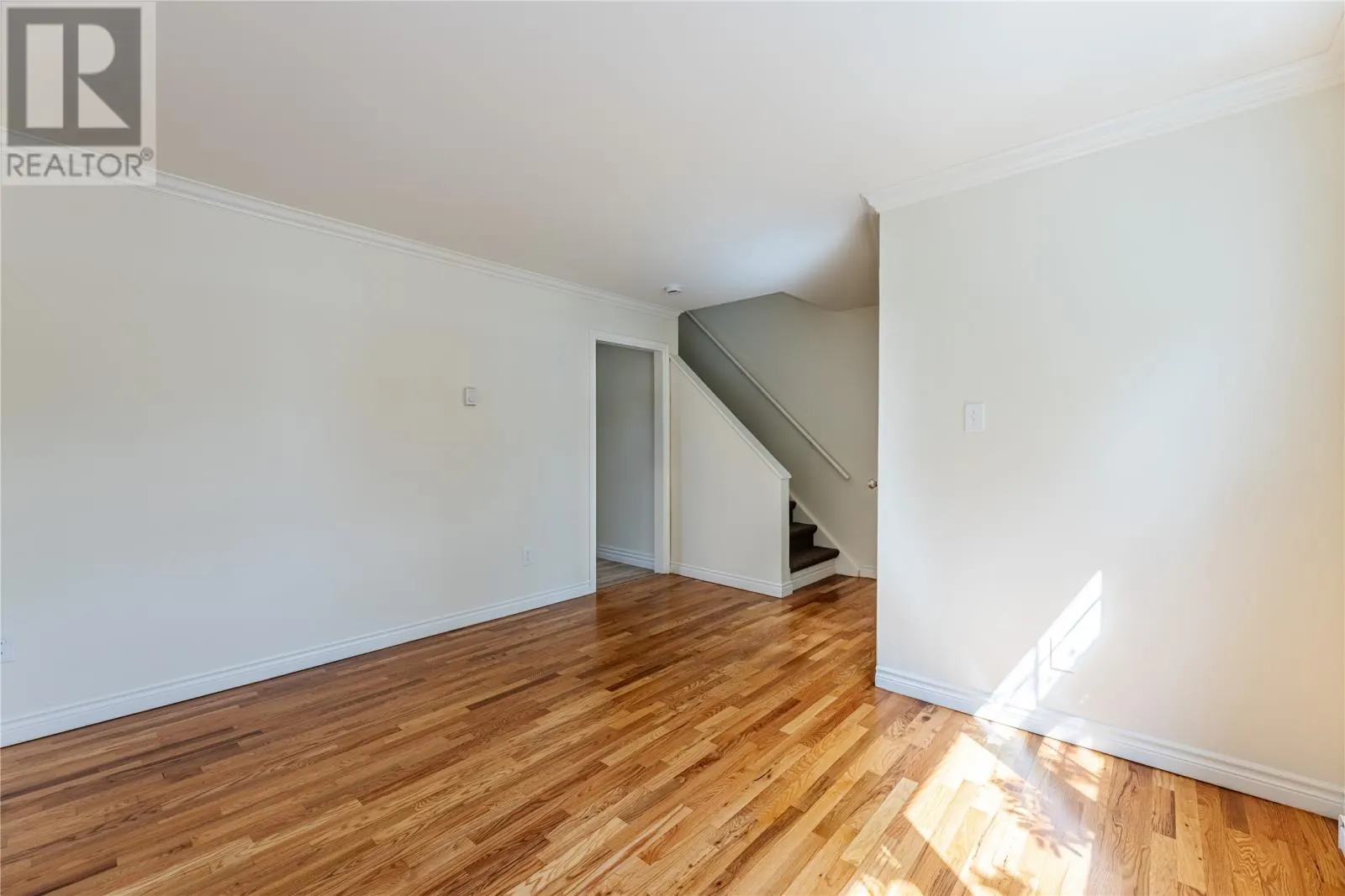 64 Lindbergh Crescent