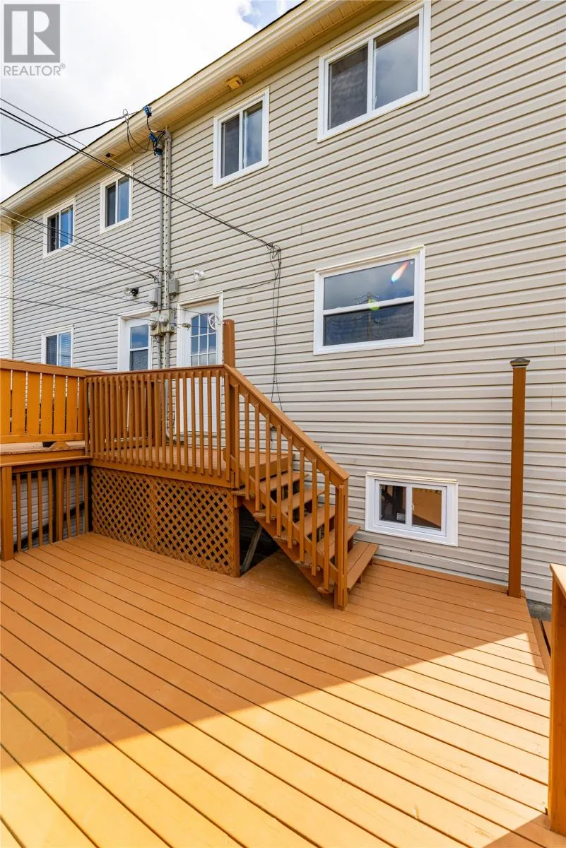 64 Lindbergh Crescent