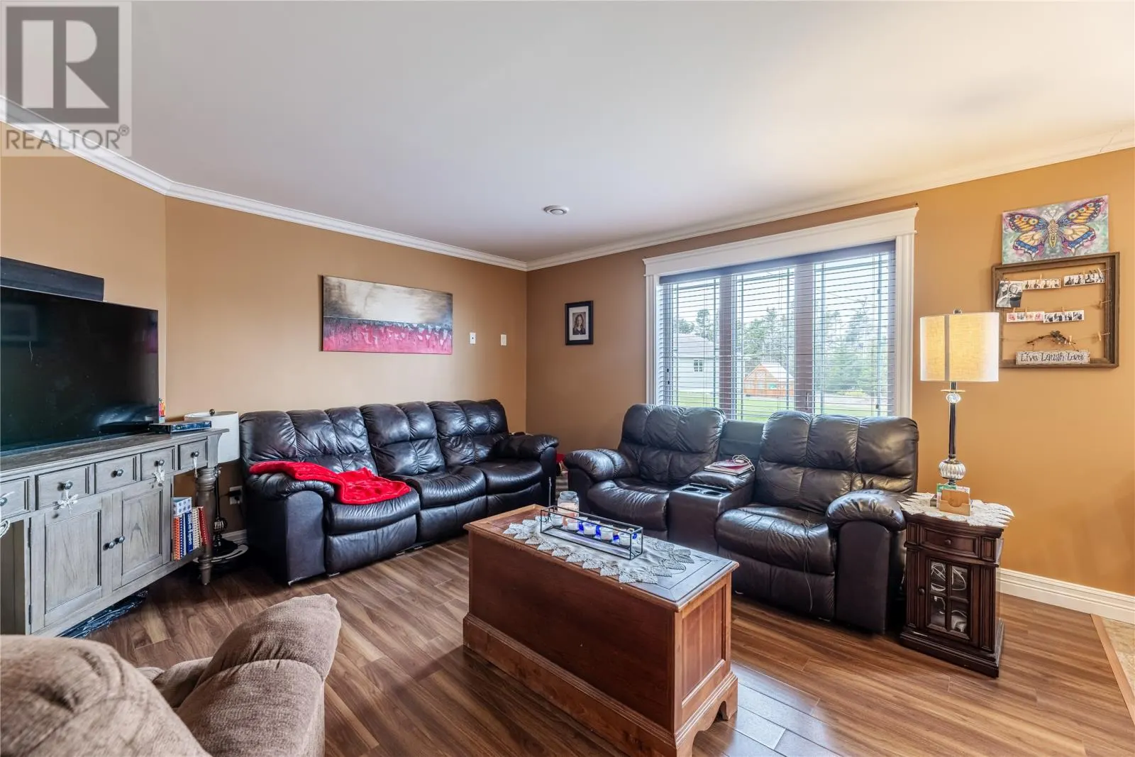 68 Middle Bight Road