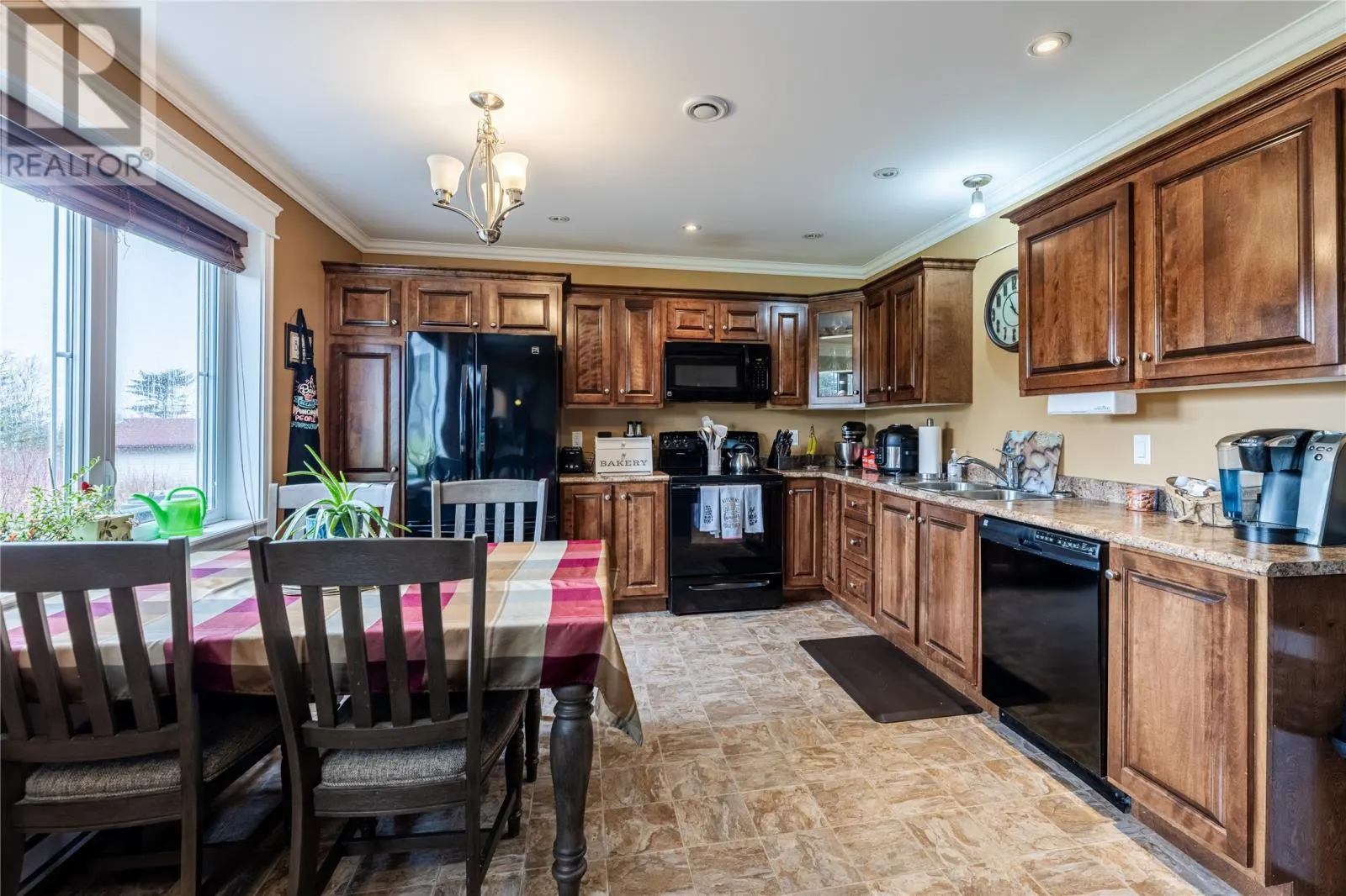 68 Middle Bight Road
