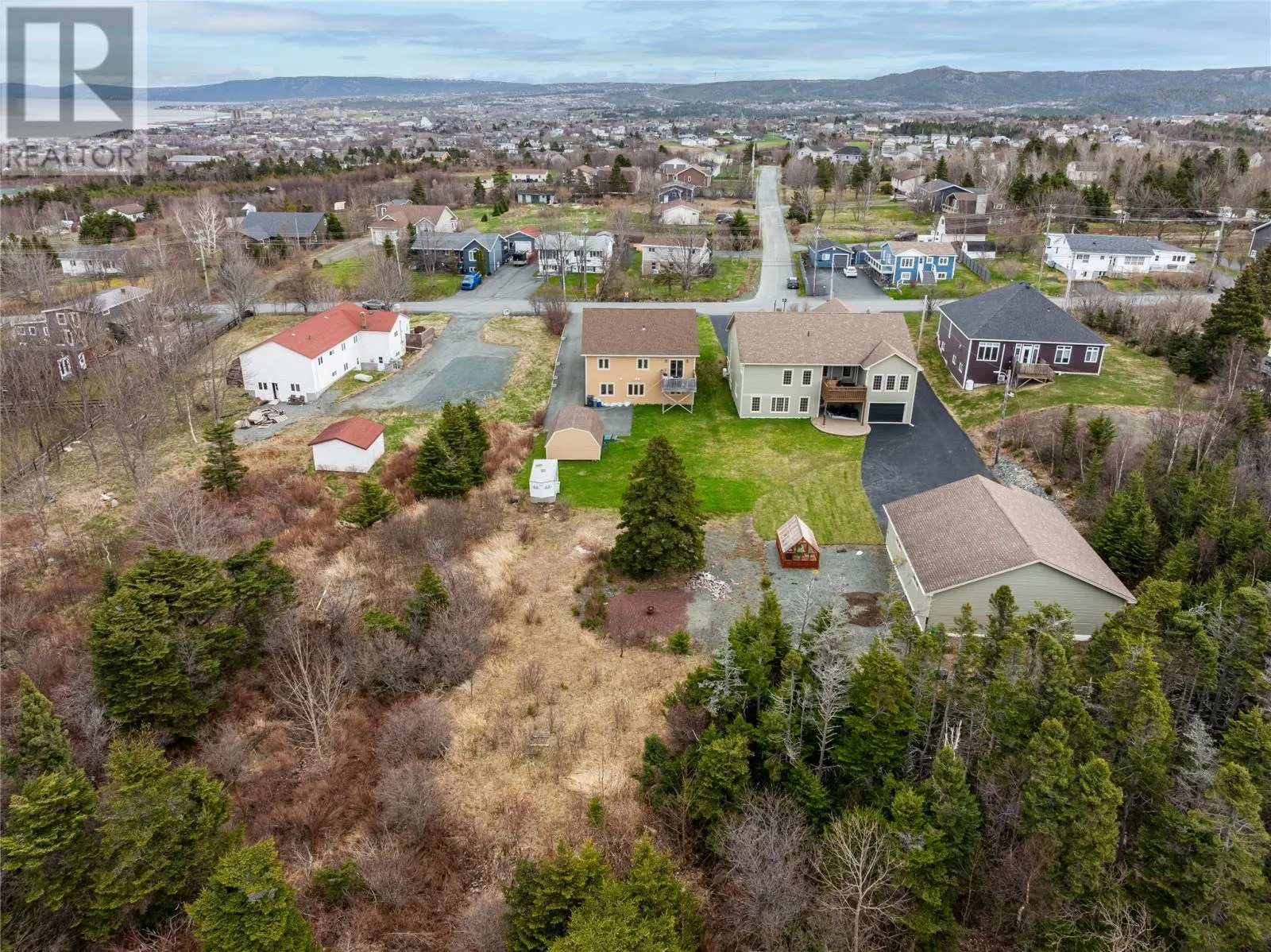 68 Middle Bight Road
