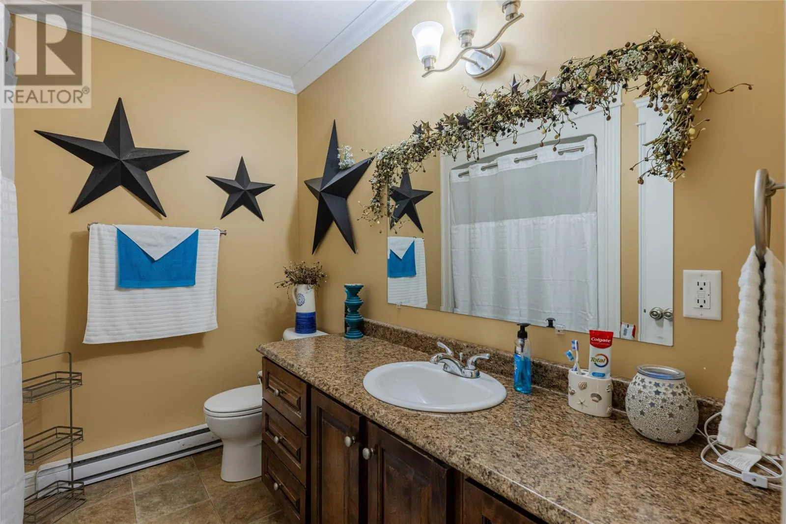 68 Middle Bight Road
